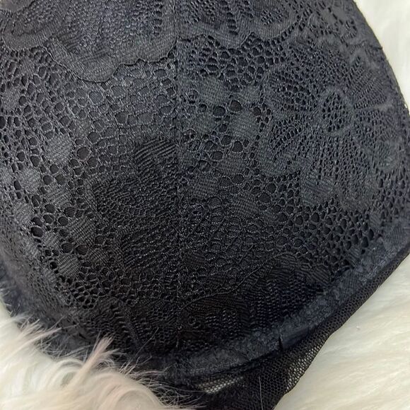 Victoria’s Secret black lace front closure push-up bra D24 - Picture 3 of 9